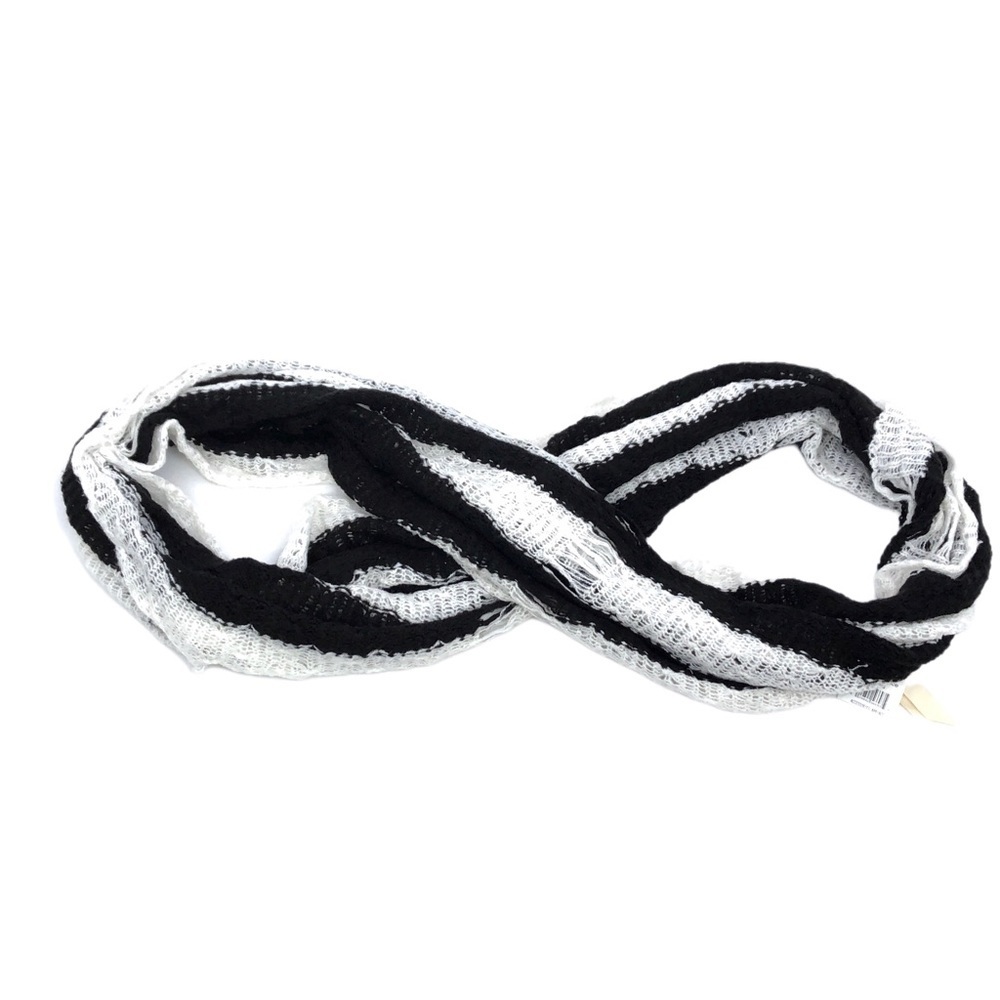 Paula Bianco Black White Striped Yarn Knit Infinity Scarf